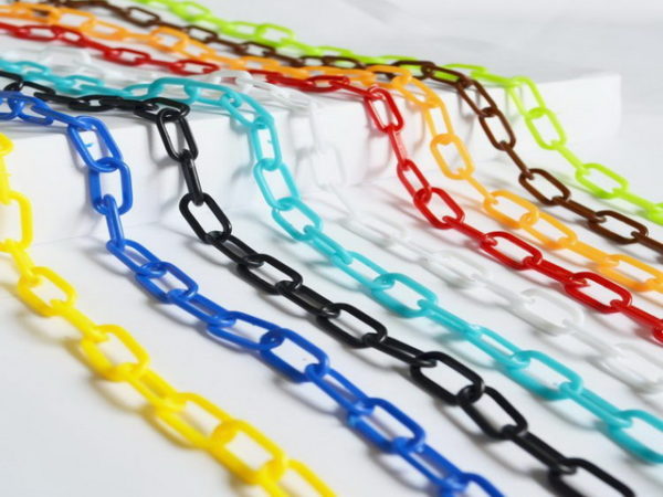 Цветные цепи из пластика